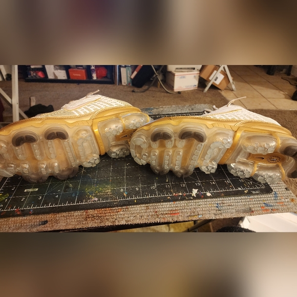 Nike Air Vapormax 360 Sneakers Metallic White Mens Size 9 - Picture 5 of 7